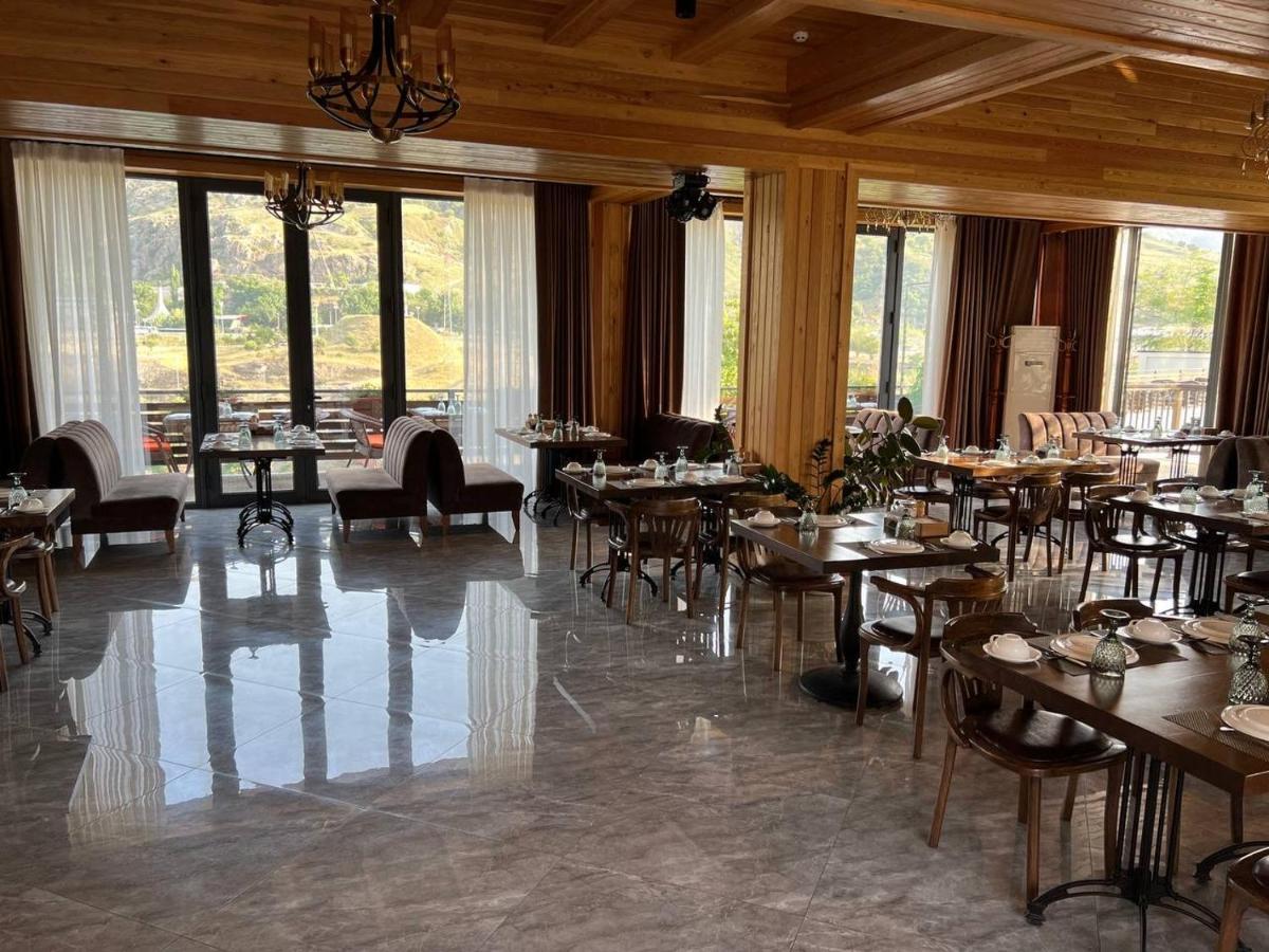 Le Chalet Mont And Restaurant Chorwoq Экстерьер фото