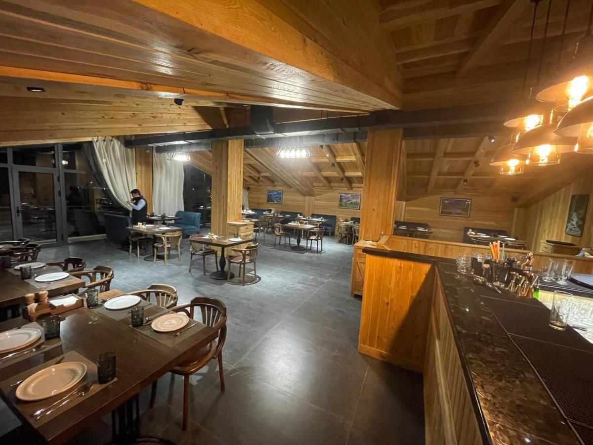 Le Chalet Mont And Restaurant Chorwoq Экстерьер фото